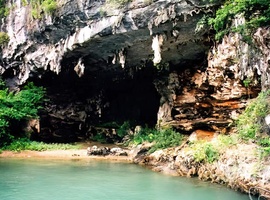 Trinh Nu Cave