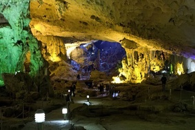 Trinh Nu Cave