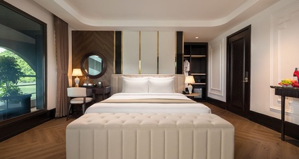 Moon Suite