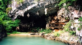 Trinh Nu Cave