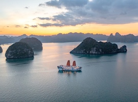 Halong Day Cruises vs Overnight Cruises - Which is better?