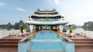 Best of Luxury: Oriental Jade Hotel + Catherine Cruise