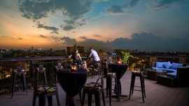 Romantic Escape: Acoustic Hotel & Spa + Peony Cruise