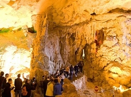 Dau Go Cave