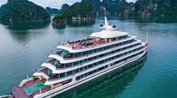Best of Luxury: Oriental Jade Hotel + Catherine Cruise