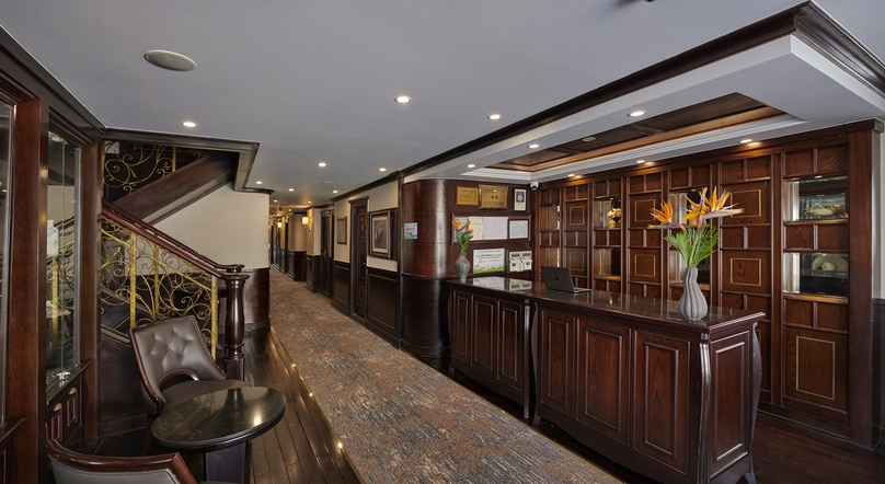 Paradise Elegance Cruise