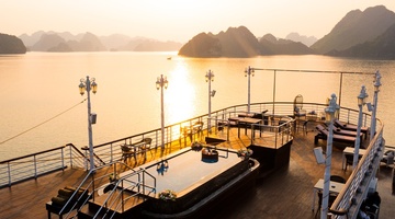 Finest Combo: Movenpick Hotel Hanoi Centre + Paradise Elegance Cruise