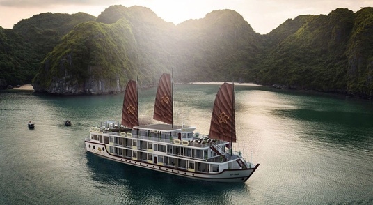 best cruise at halong bay