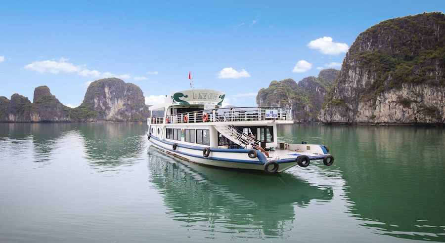 La Muse Day Cruise in Bai Tu Long Bay