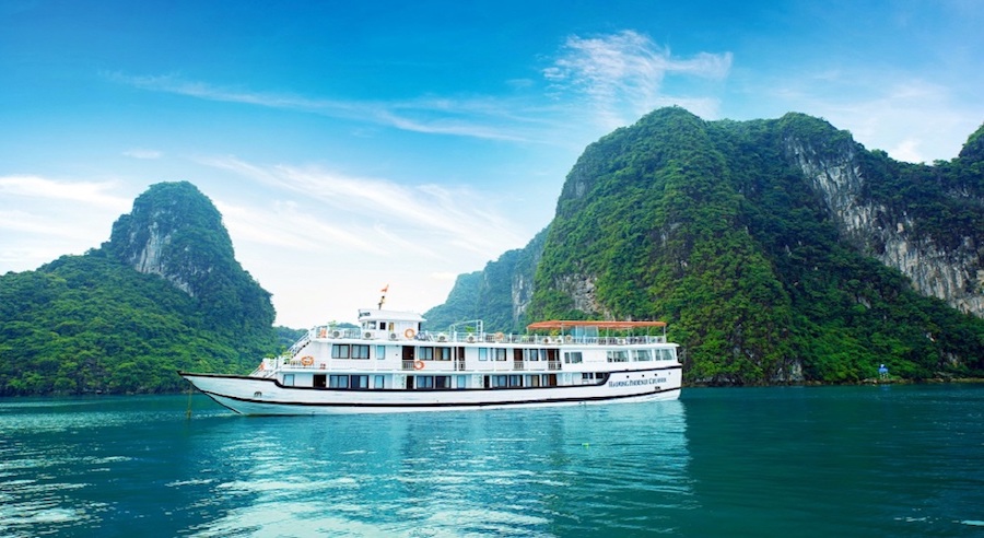 Viet Sails Boutique Cruise in Bai Tu Long Bay