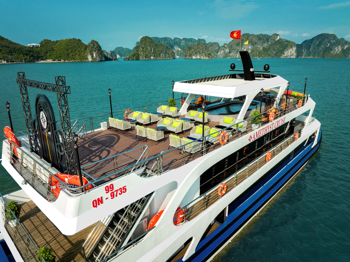 Amethyst Day Cruise in Halong Bay