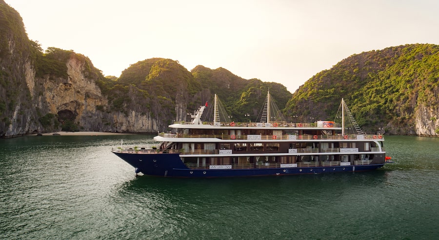 La Pandora Cruise in Lan Ha Bay