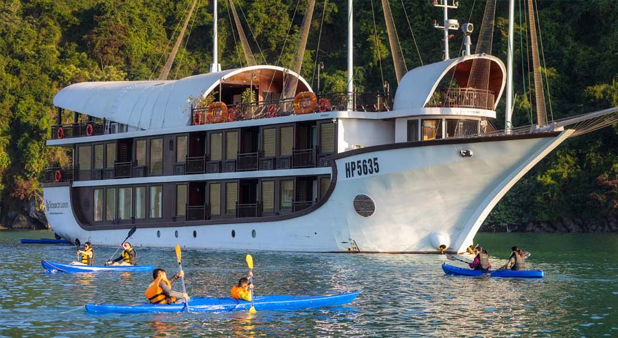 Sena Cruise in Lan Ha Bay