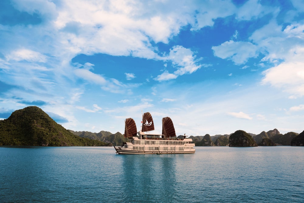 Phoenix Cruise in Halong Bay